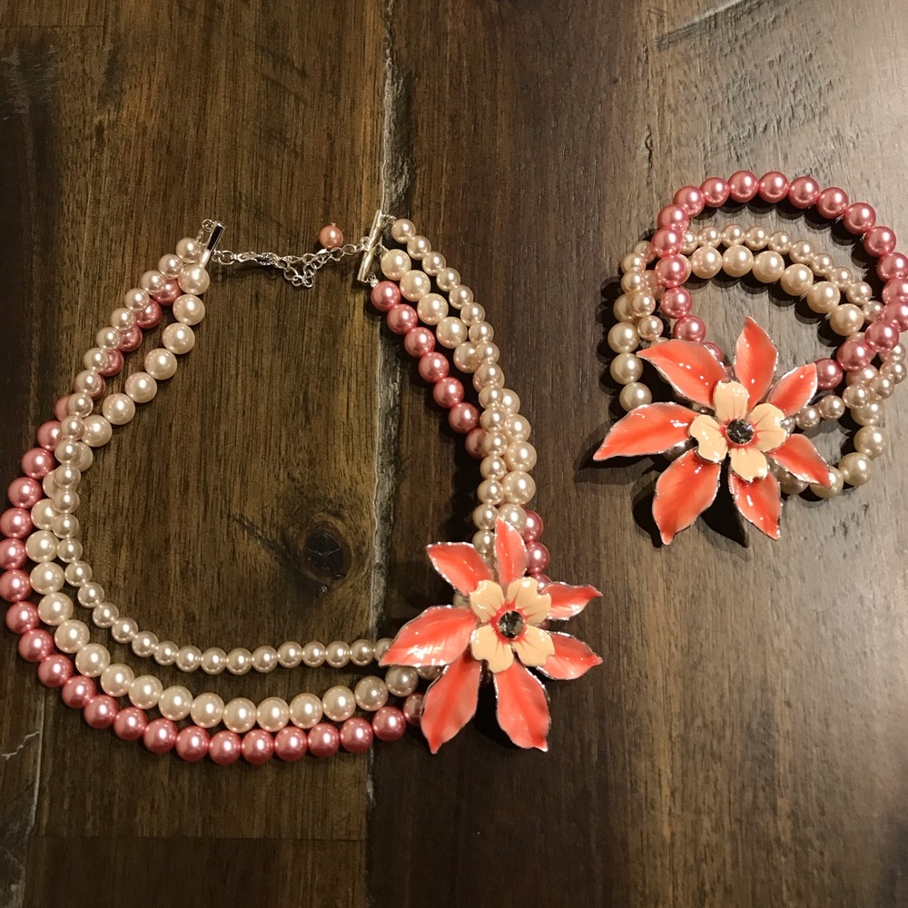 Pearl flower necklace and bracelet new